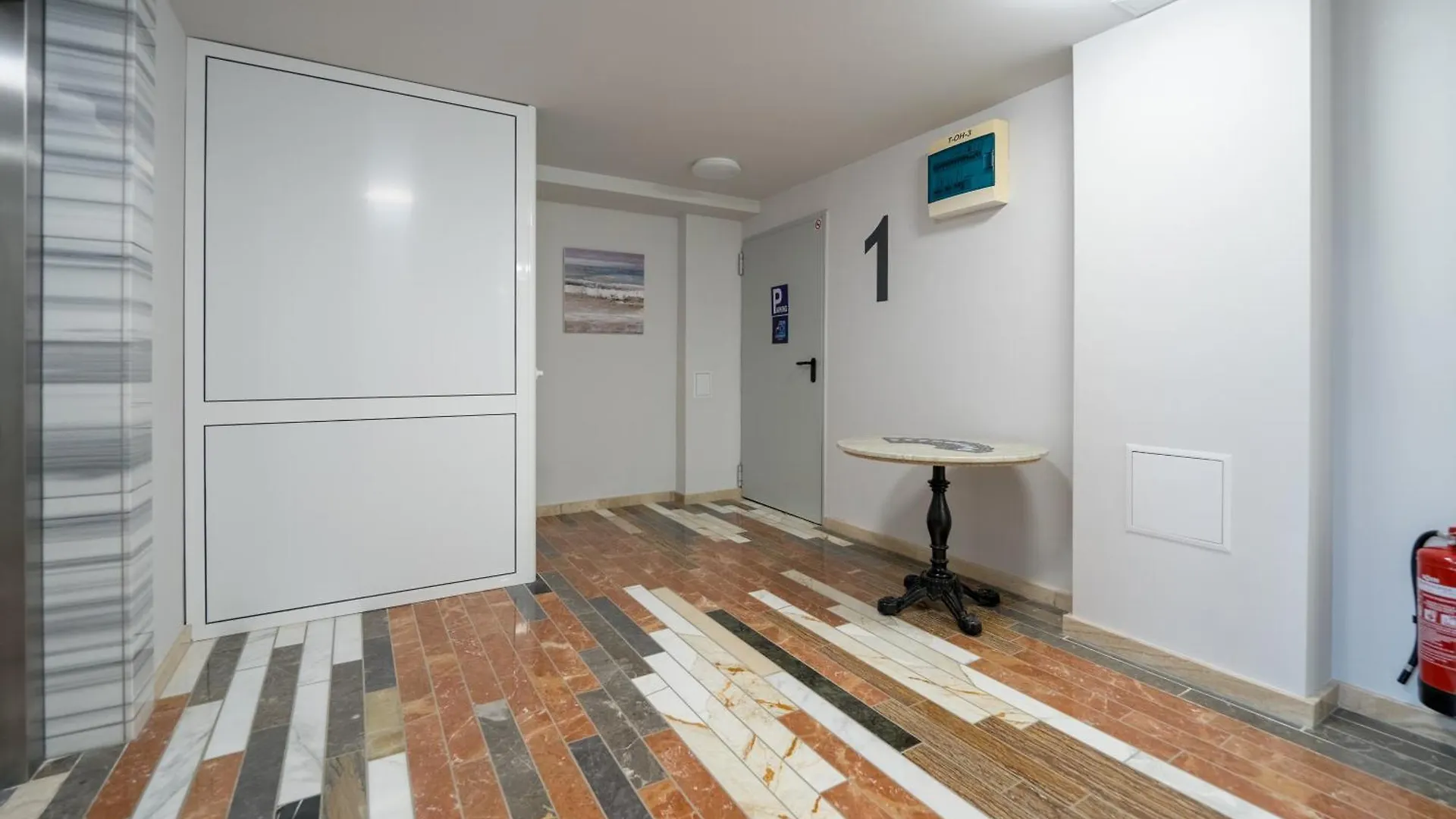 Wow Studios For Rent - Bul Montevideo 25A - B Sofia 0*,  Bułgaria