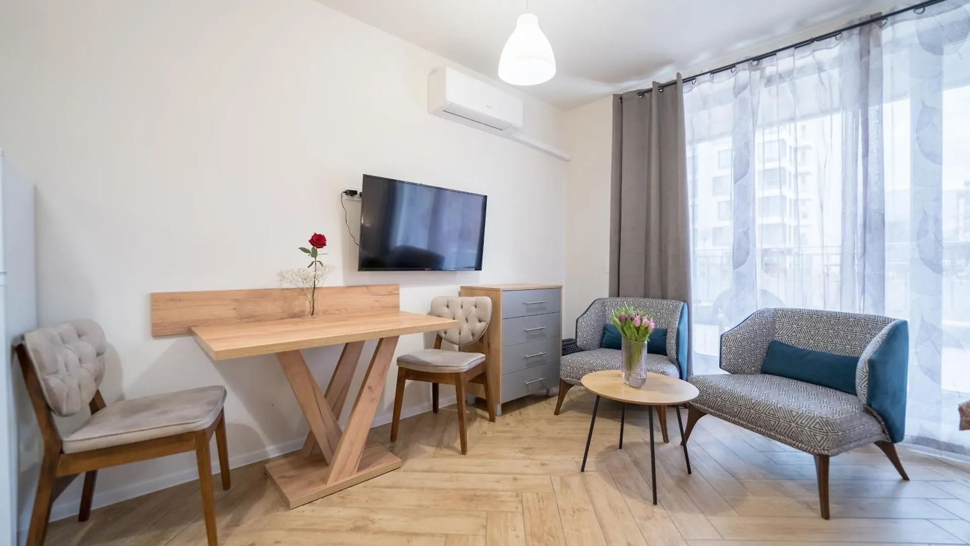 Wow Studios For Rent - Bul Montevideo 25A - B Sofia 0*,