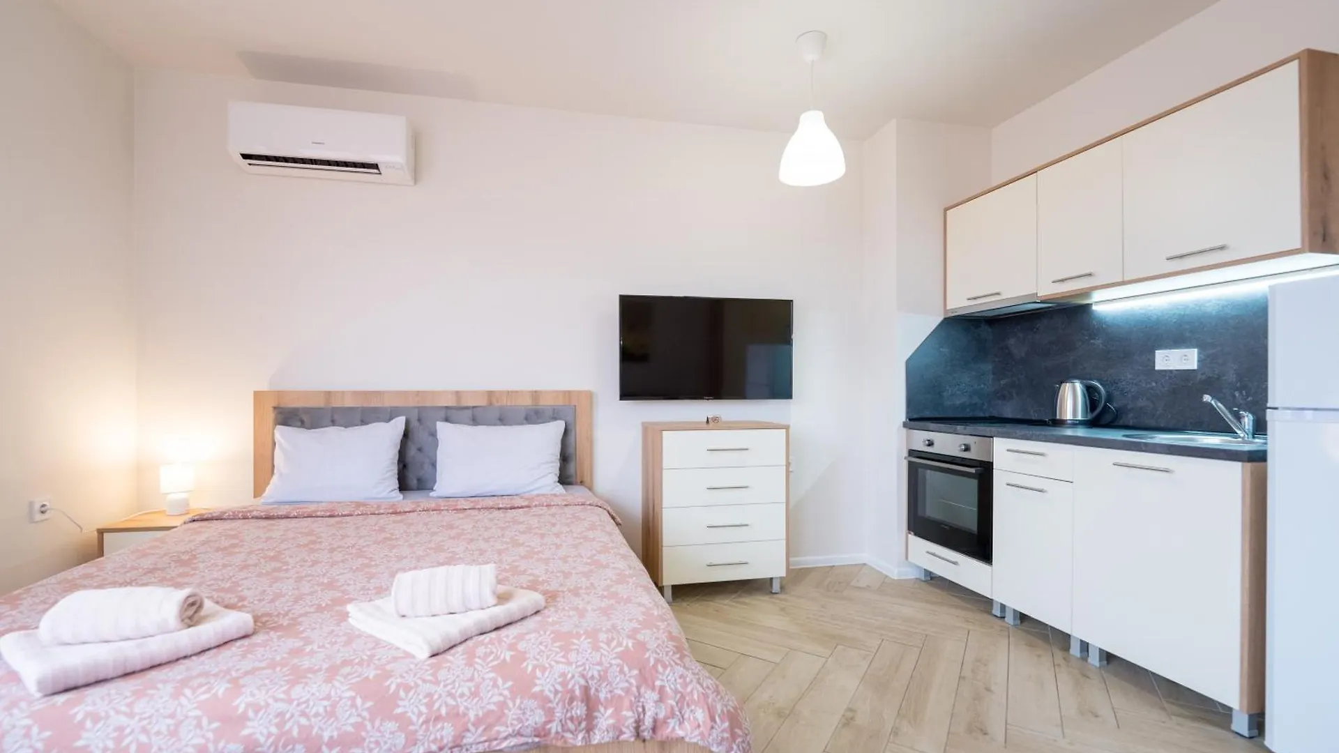 Aparthotel Wow Studios For Rent - Bul Montevideo 25A - B Sofia