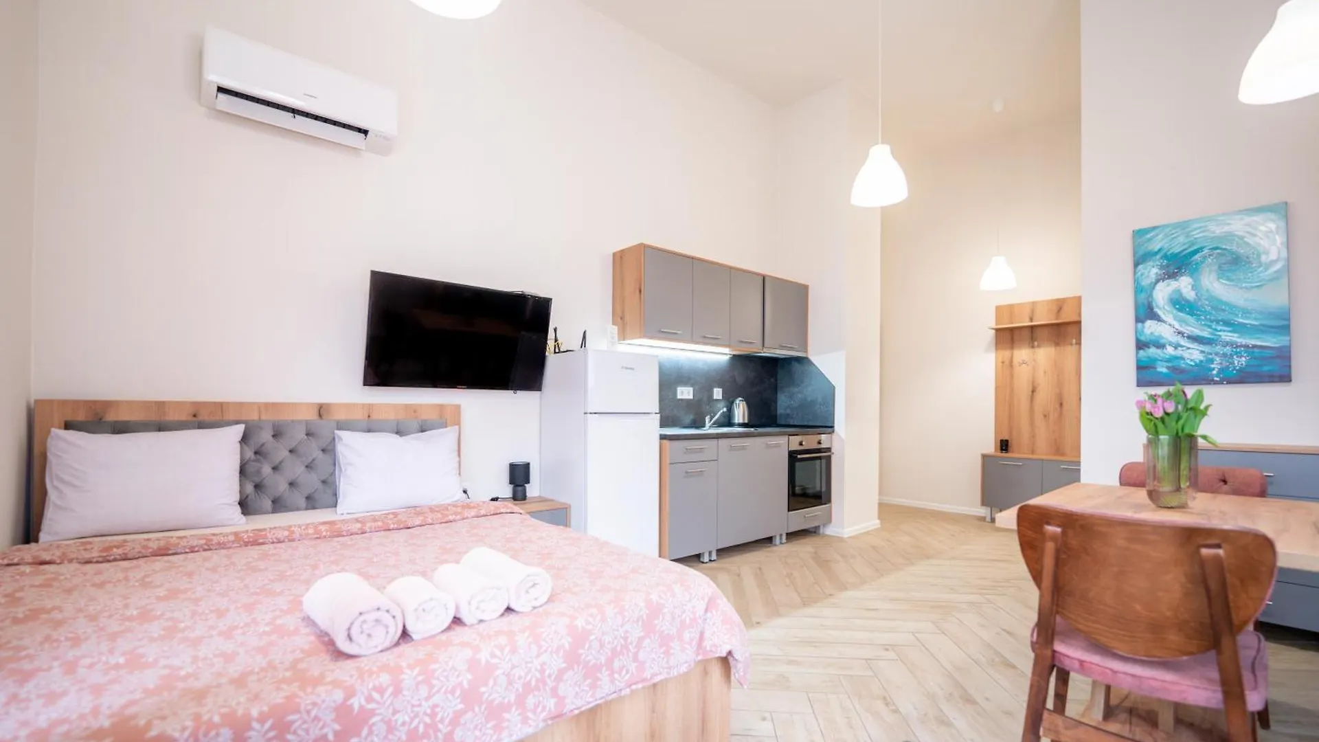 Wow Studios For Rent - Bul Montevideo 25A - B Sofia Aparthotel