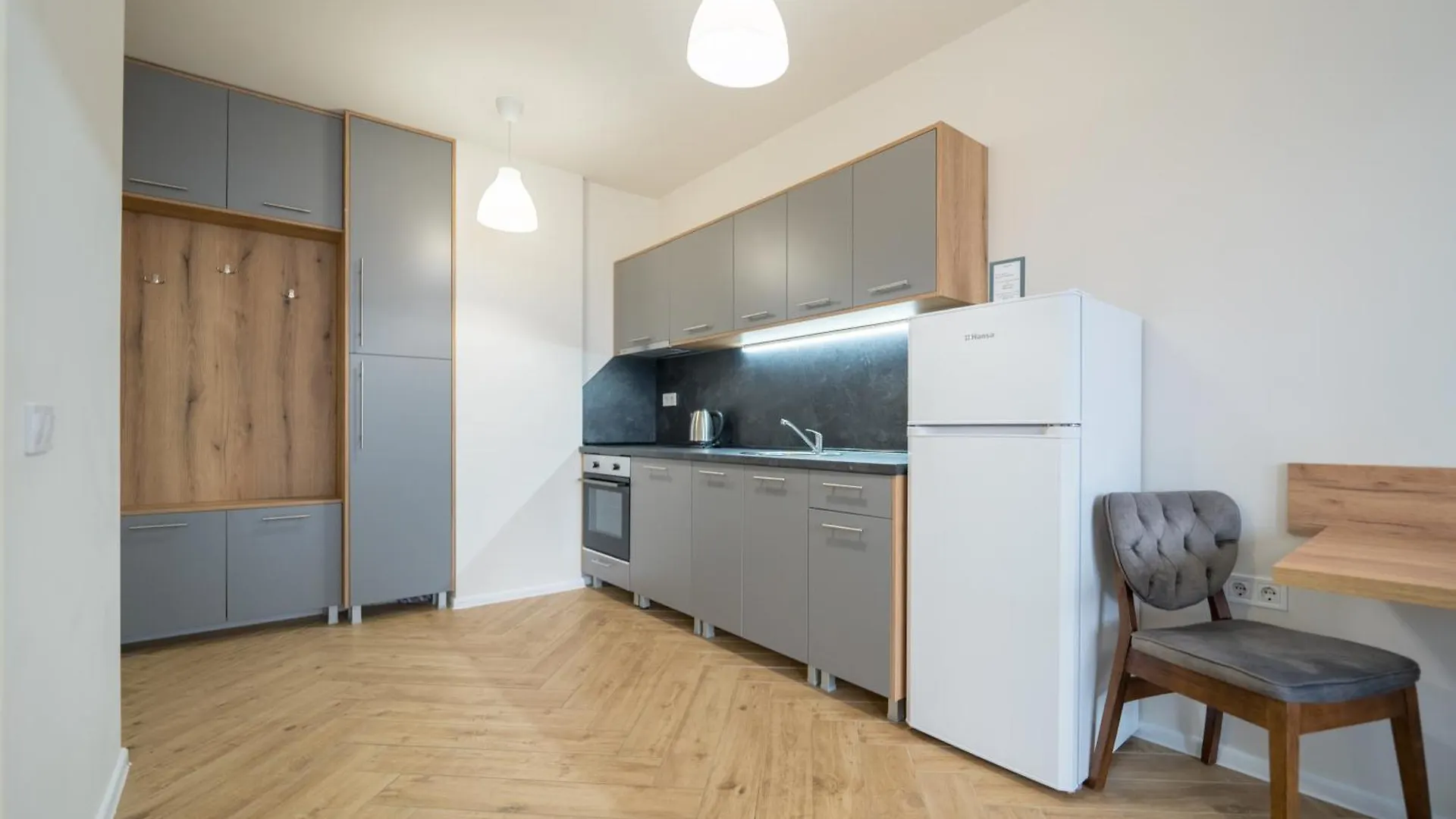 Wow Studios For Rent - Bul Montevideo 25A - B Sofia 0*,  Bulgarien