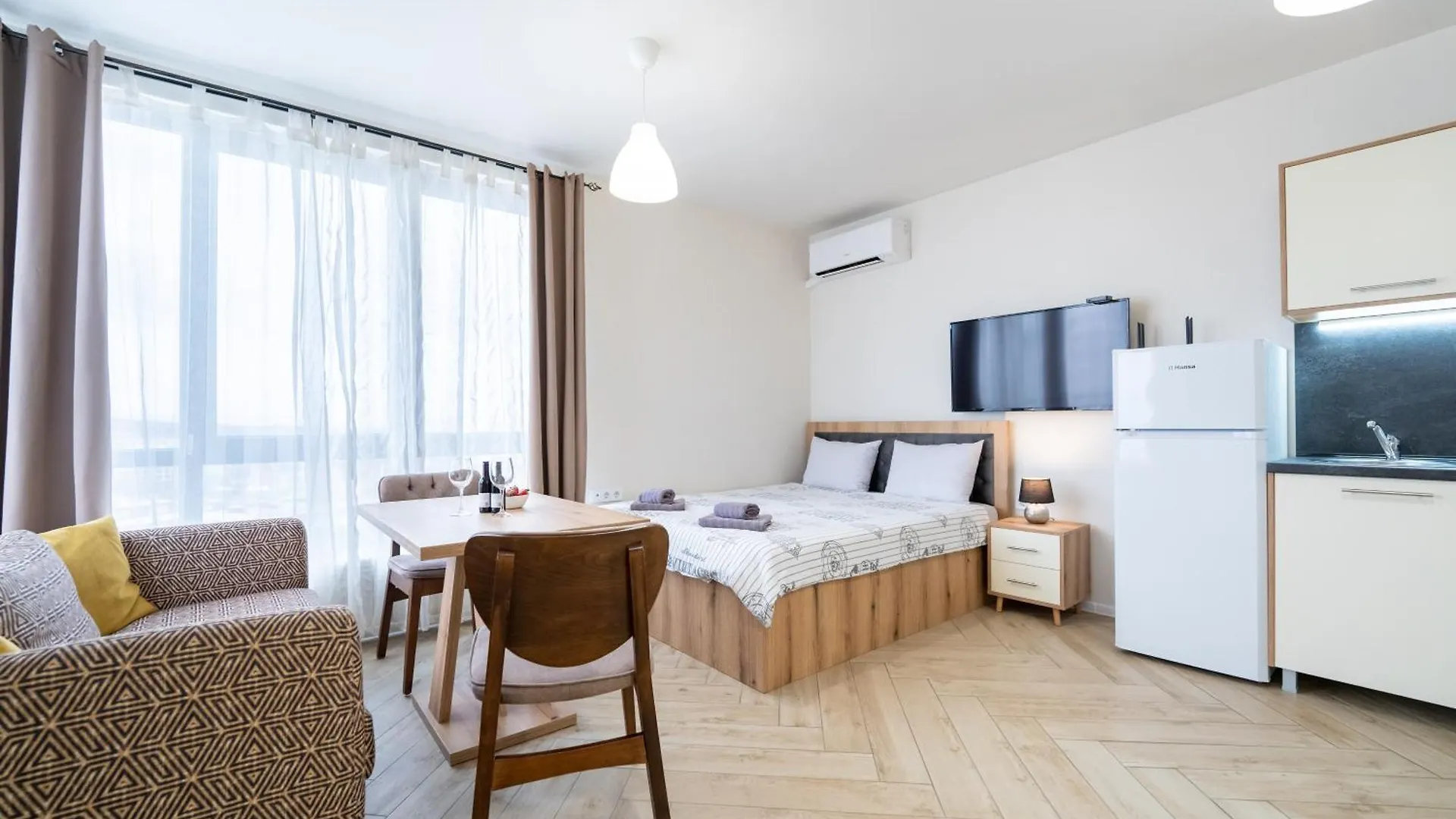 Wow Studios For Rent - Bul Montevideo 25A - B Sofia 0*,  Bulgaria