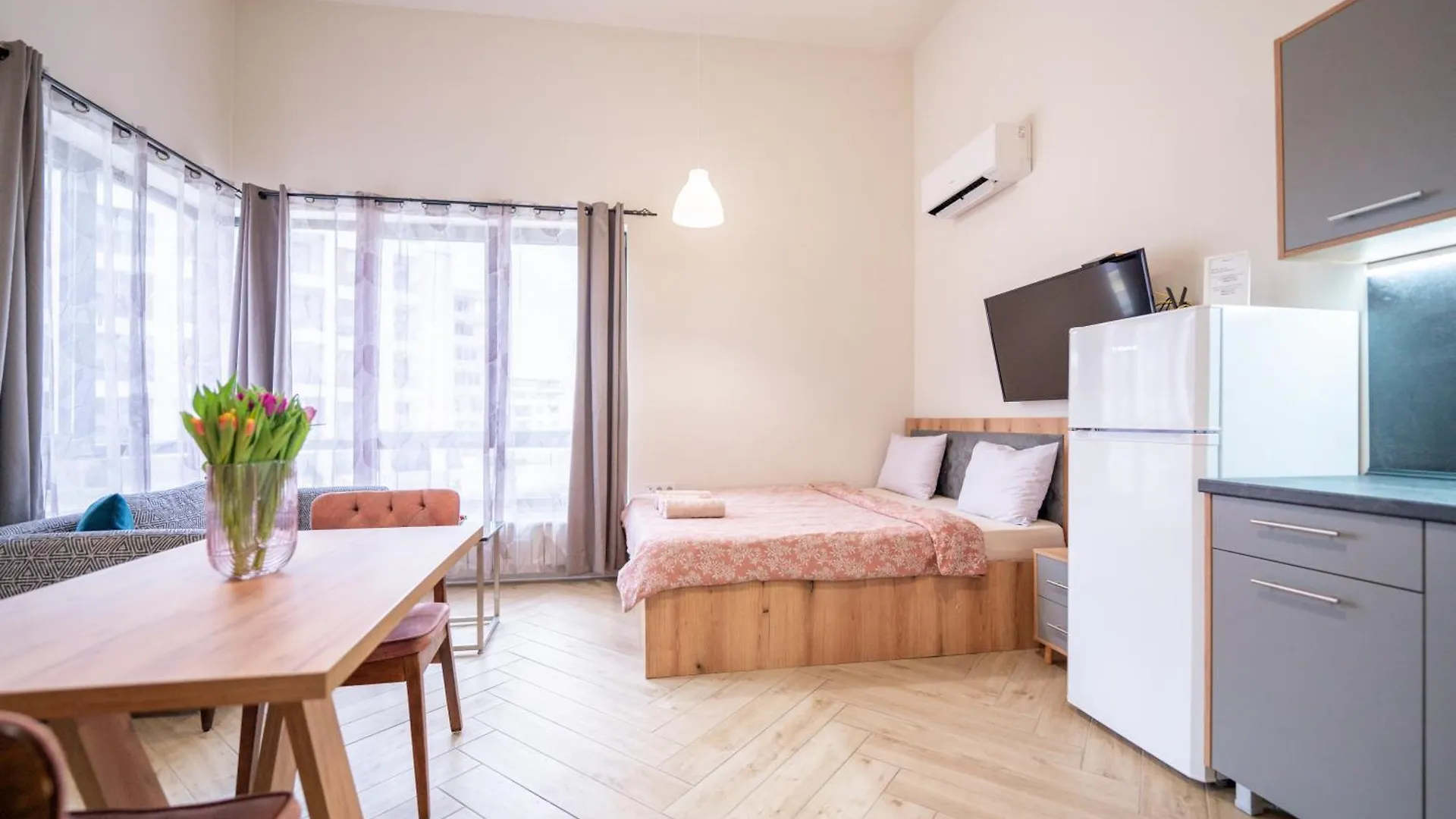 Wow Studios For Rent - Bul Montevideo 25A - B Sofia Aparthotel