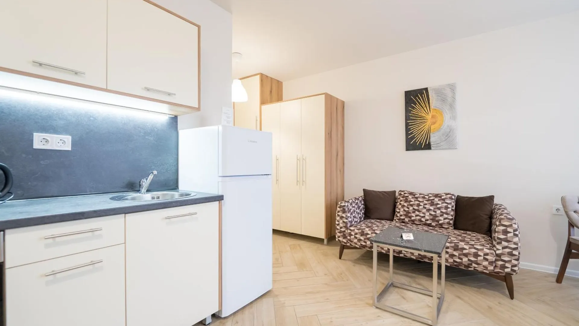 Wow Studios For Rent - Bul Montevideo 25A - B Sofia