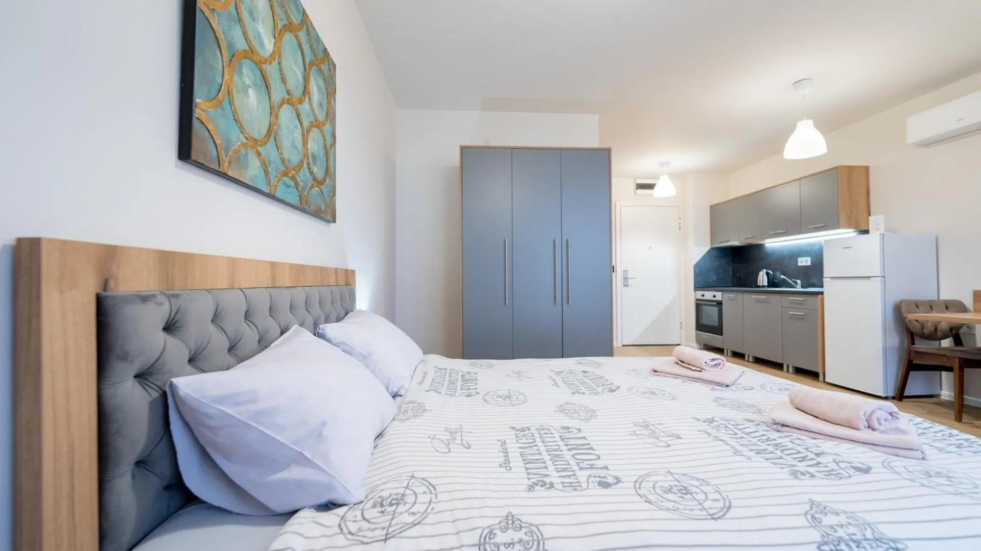 Wow Studios For Rent - Bul Montevideo 25A - B Sofia Aparthotel